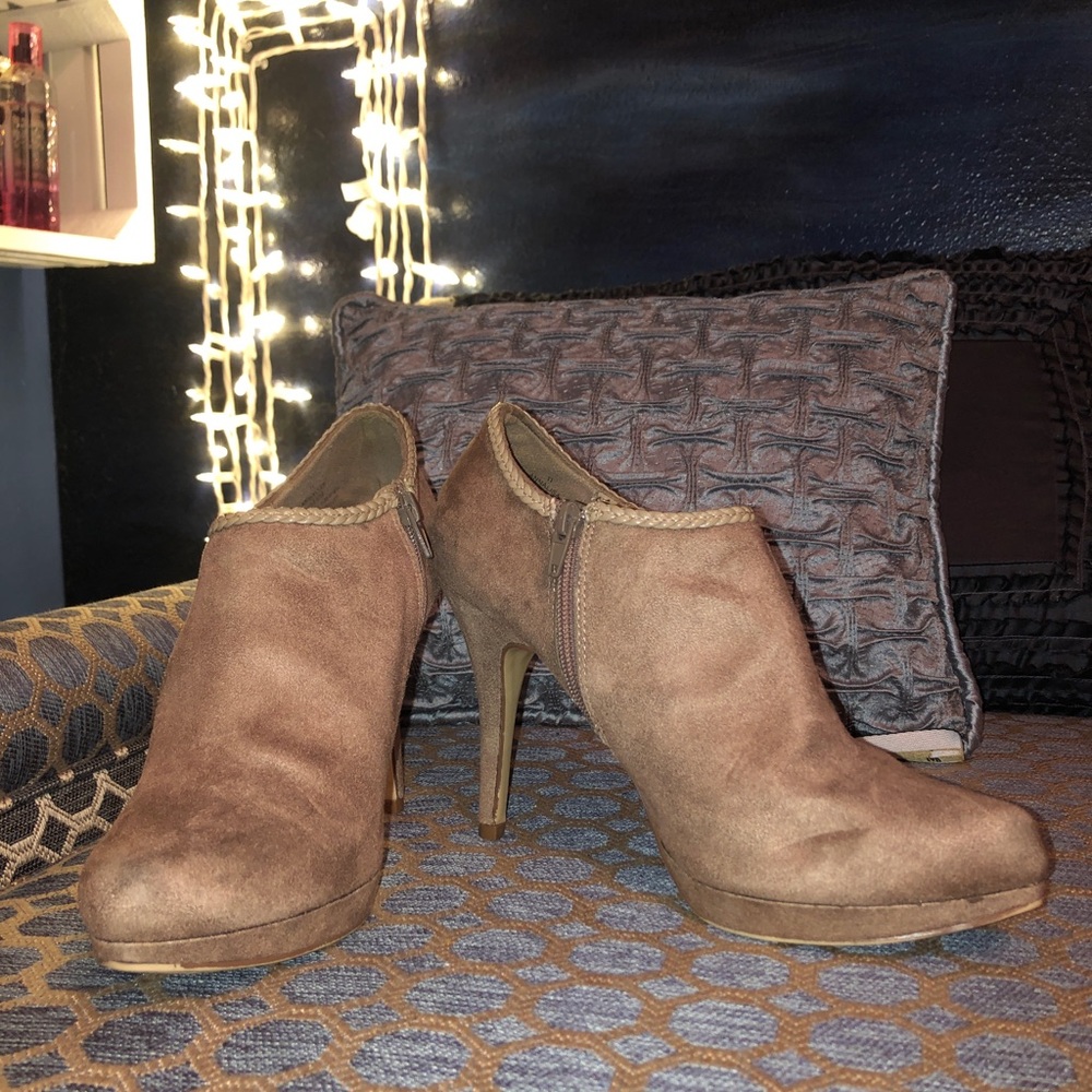 Appeal- heeled suede booties